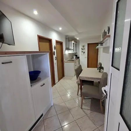 San Appartement Povljana