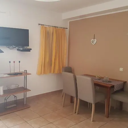 San Apartment Povljana