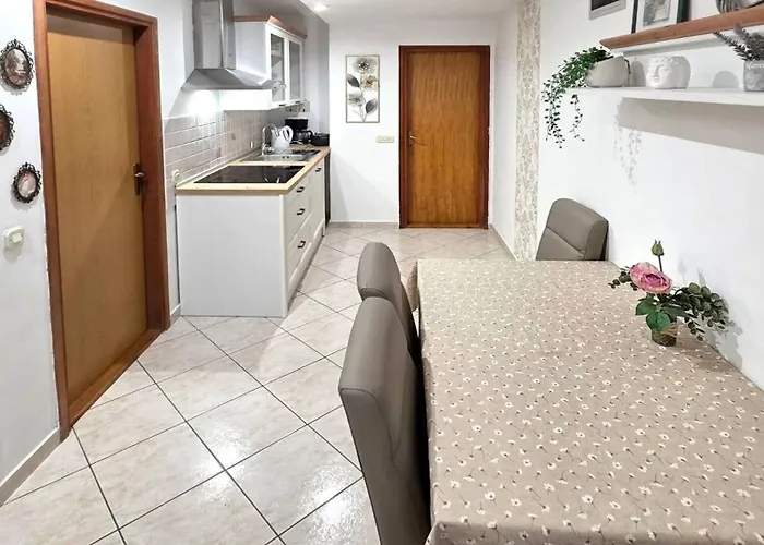 San Apartamento Povljana