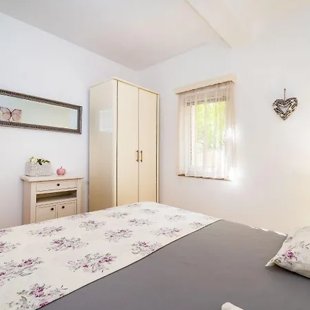 San Apartmán Povljana